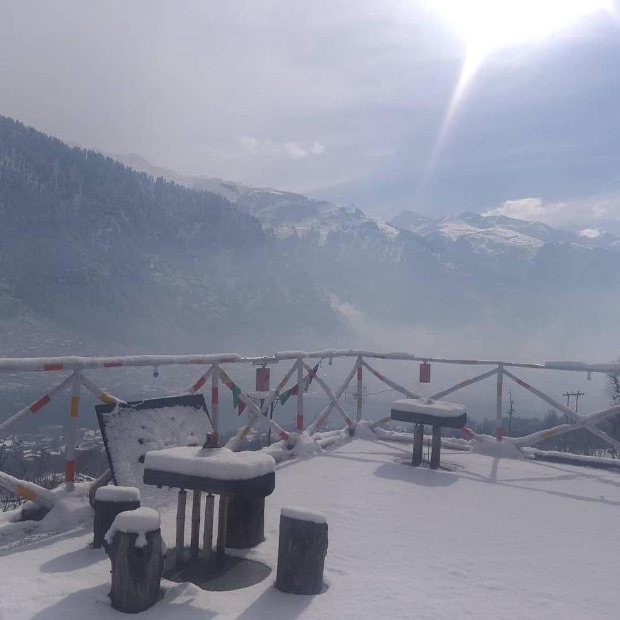 Nomadic Den Manali Hostel Exterior photo