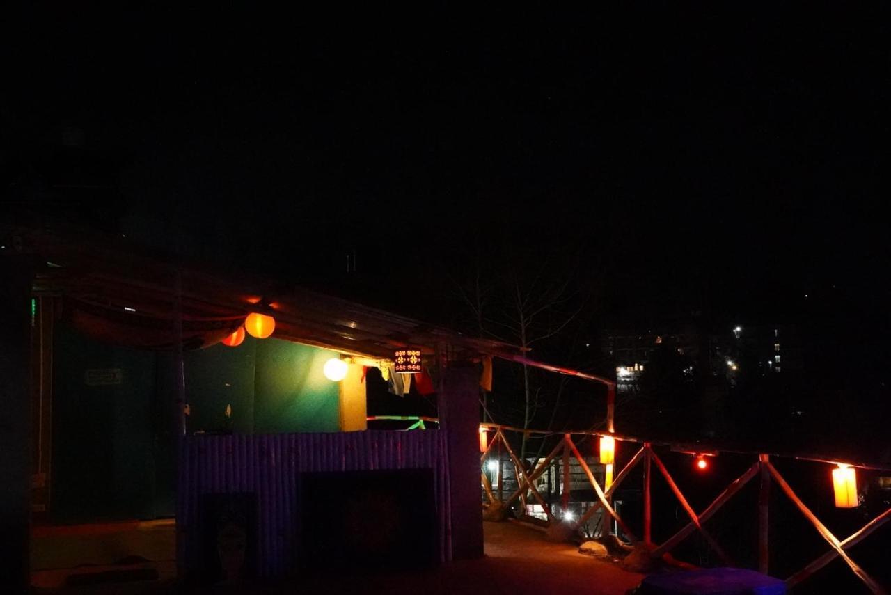 Nomadic Den Manali Hostel Exterior photo