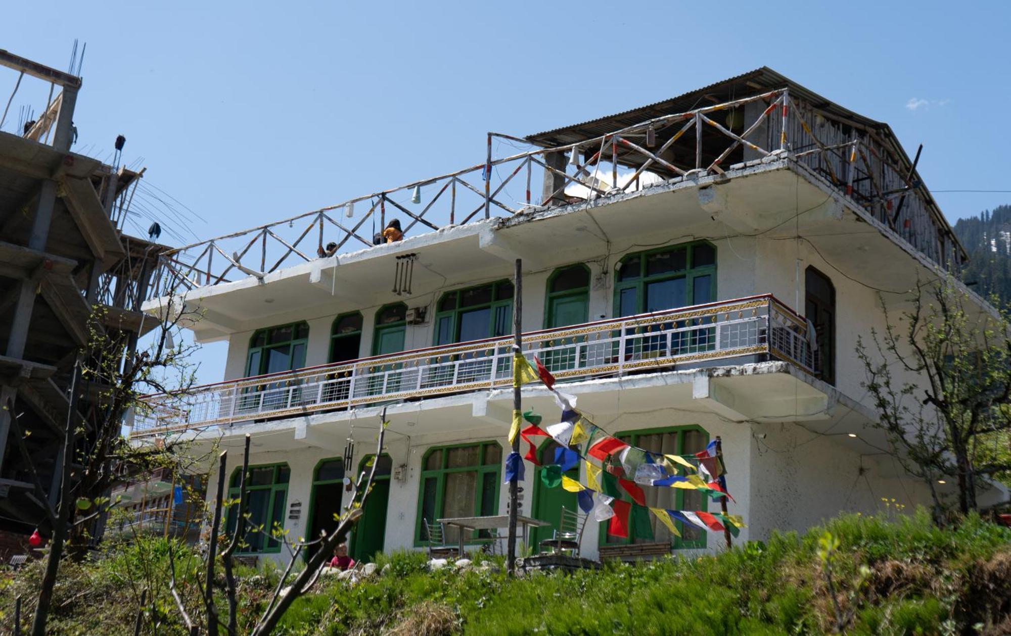 Nomadic Den Manali Hostel Exterior photo
