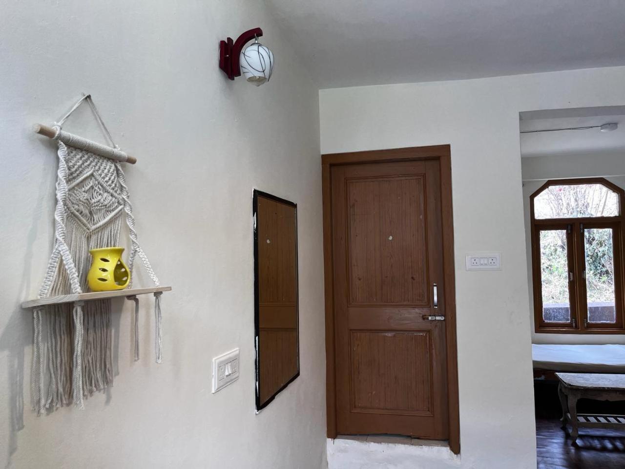 Nomadic Den Manali Hostel Exterior photo