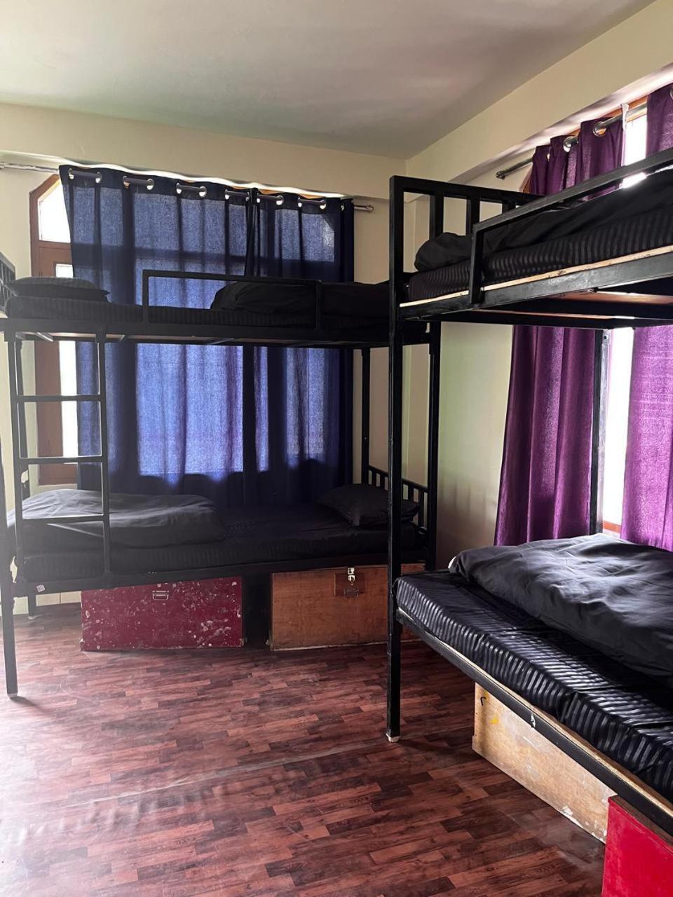 Nomadic Den Manali Hostel Exterior photo