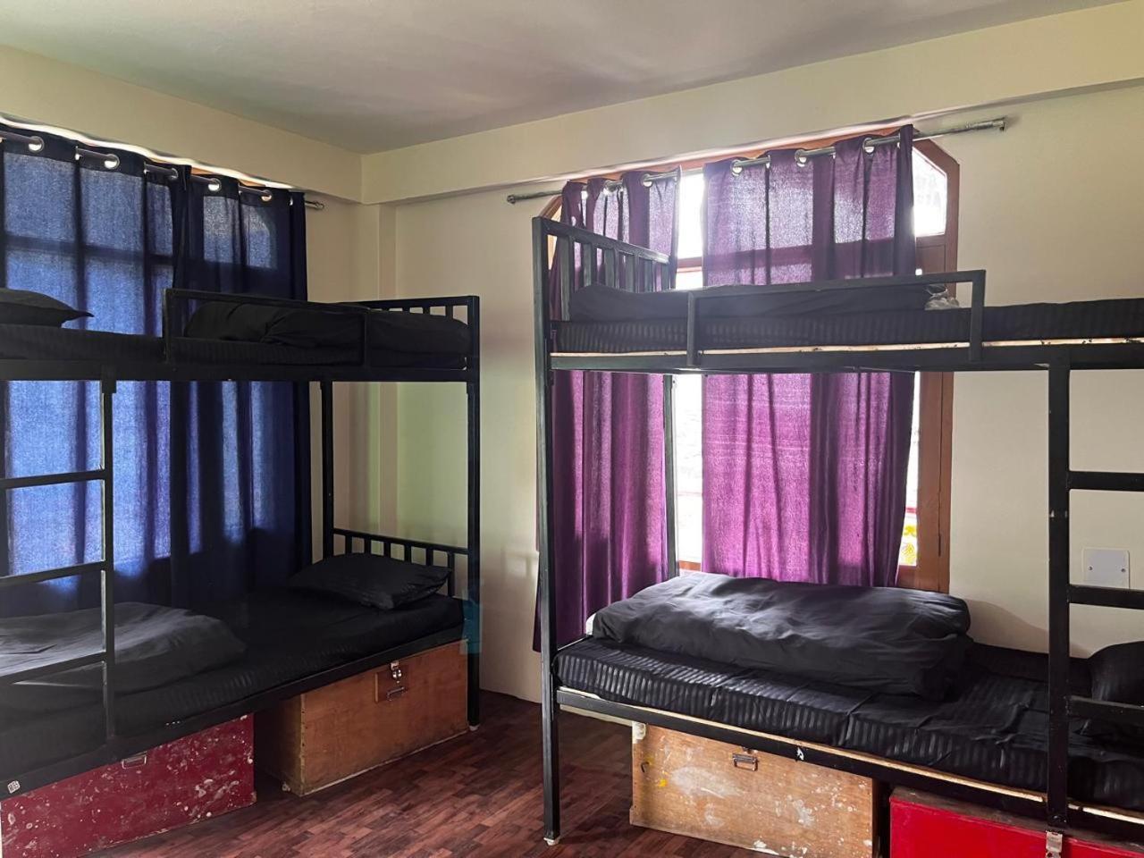 Nomadic Den Manali Hostel Exterior photo