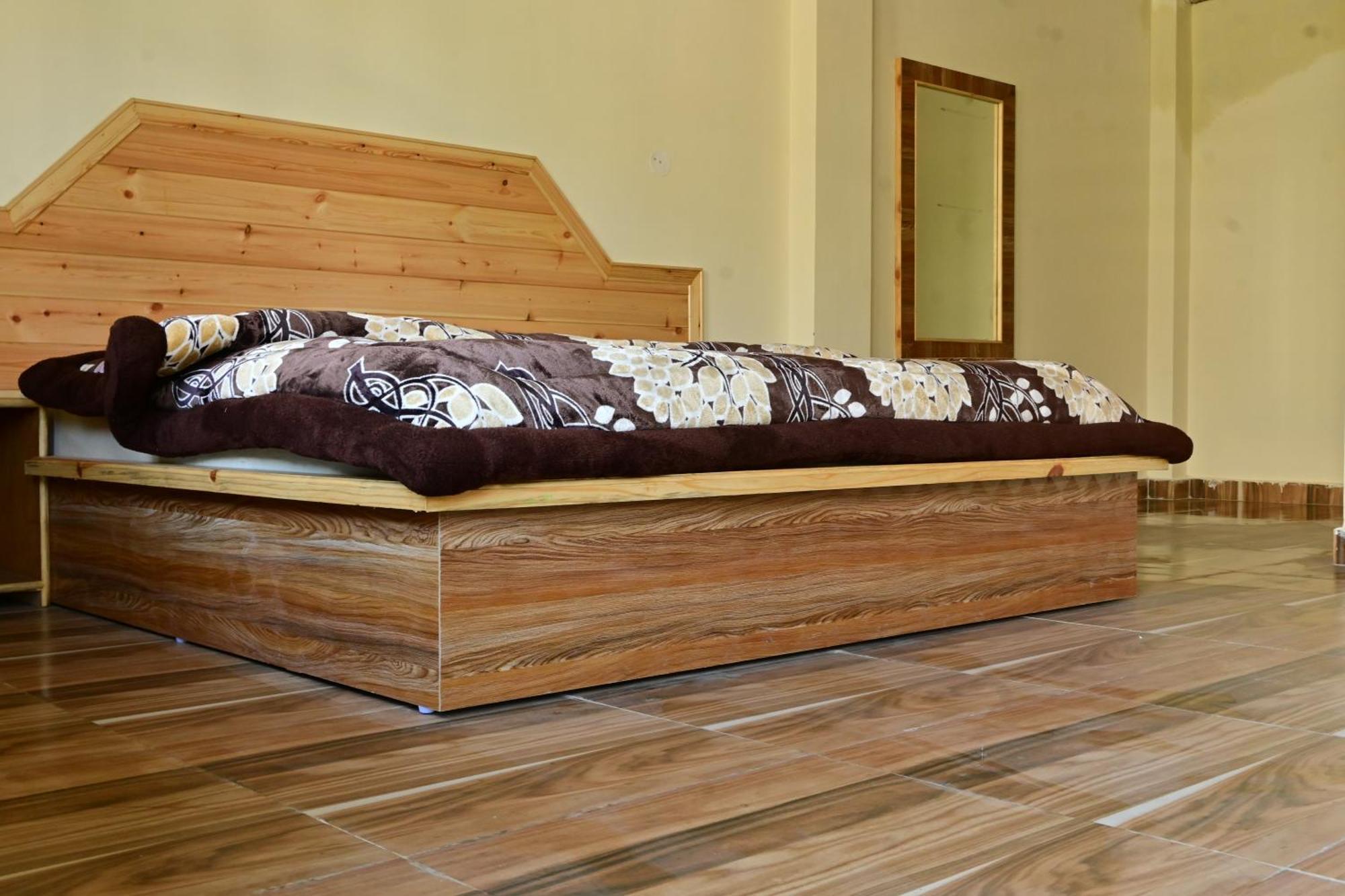 Nomadic Den Manali Hostel Exterior photo